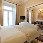 Ascot House Hotel