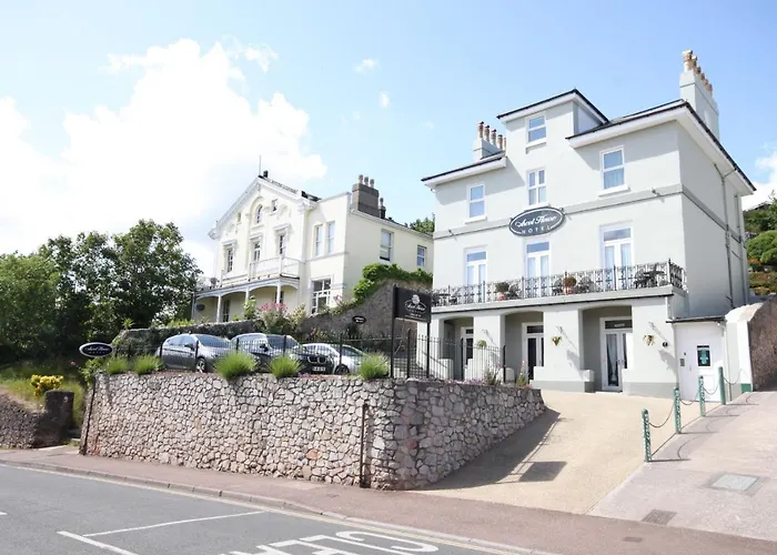 Ascot House Hotel