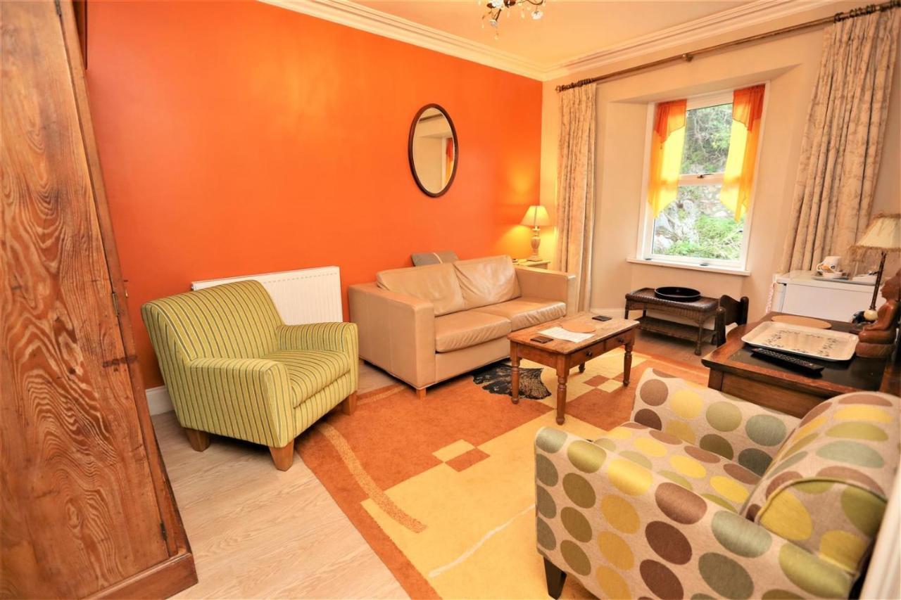 Ascot House 4*